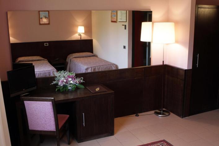 Hotel City ピアチェンツァ 部屋 写真