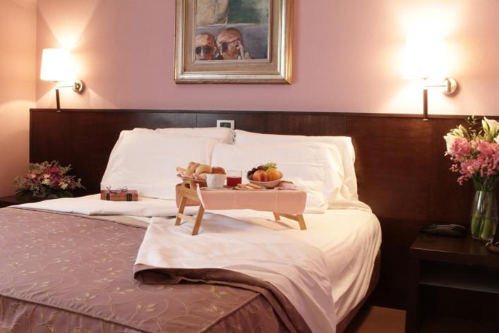 Hotel City ピアチェンツァ 部屋 写真