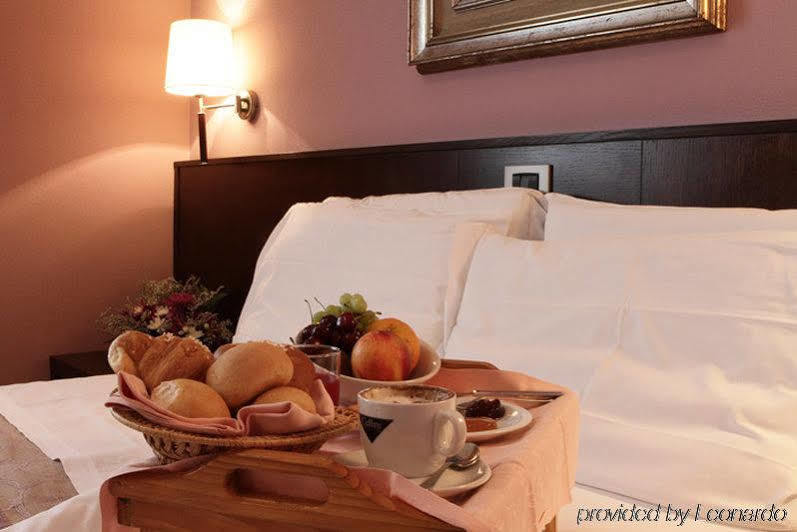 Hotel City ピアチェンツァ エクステリア 写真
