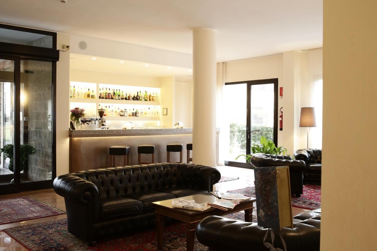 Hotel City ピアチェンツァ エクステリア 写真